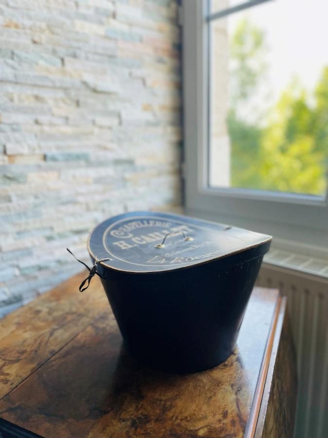 Champagnac-de-Bélair Maison Du Roc Bed & Breakfast エクステリア 写真