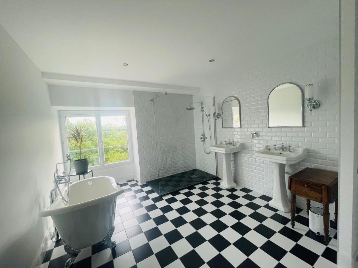 Champagnac-de-Bélair Maison Du Roc Bed & Breakfast エクステリア 写真