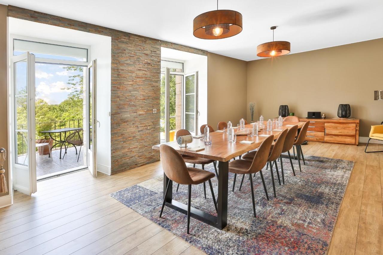 Champagnac-de-Bélair Maison Du Roc Bed & Breakfast エクステリア 写真